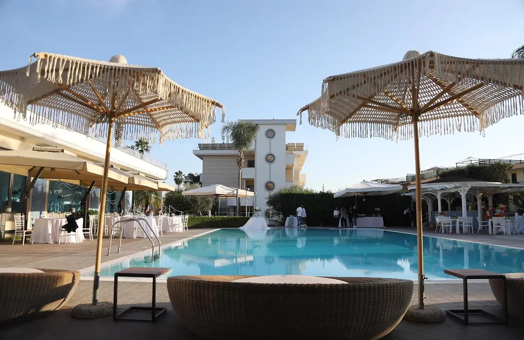 Hotel Premiere Pool & Resort-1